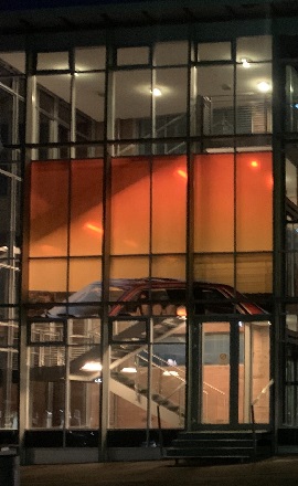 Kunst im öffentlichen Raum: Simone Demandt. GOLDEN Kunst im öffentlichen Raum: Simone Demandt, GOLDEN an der Stadthalle Göppingen
